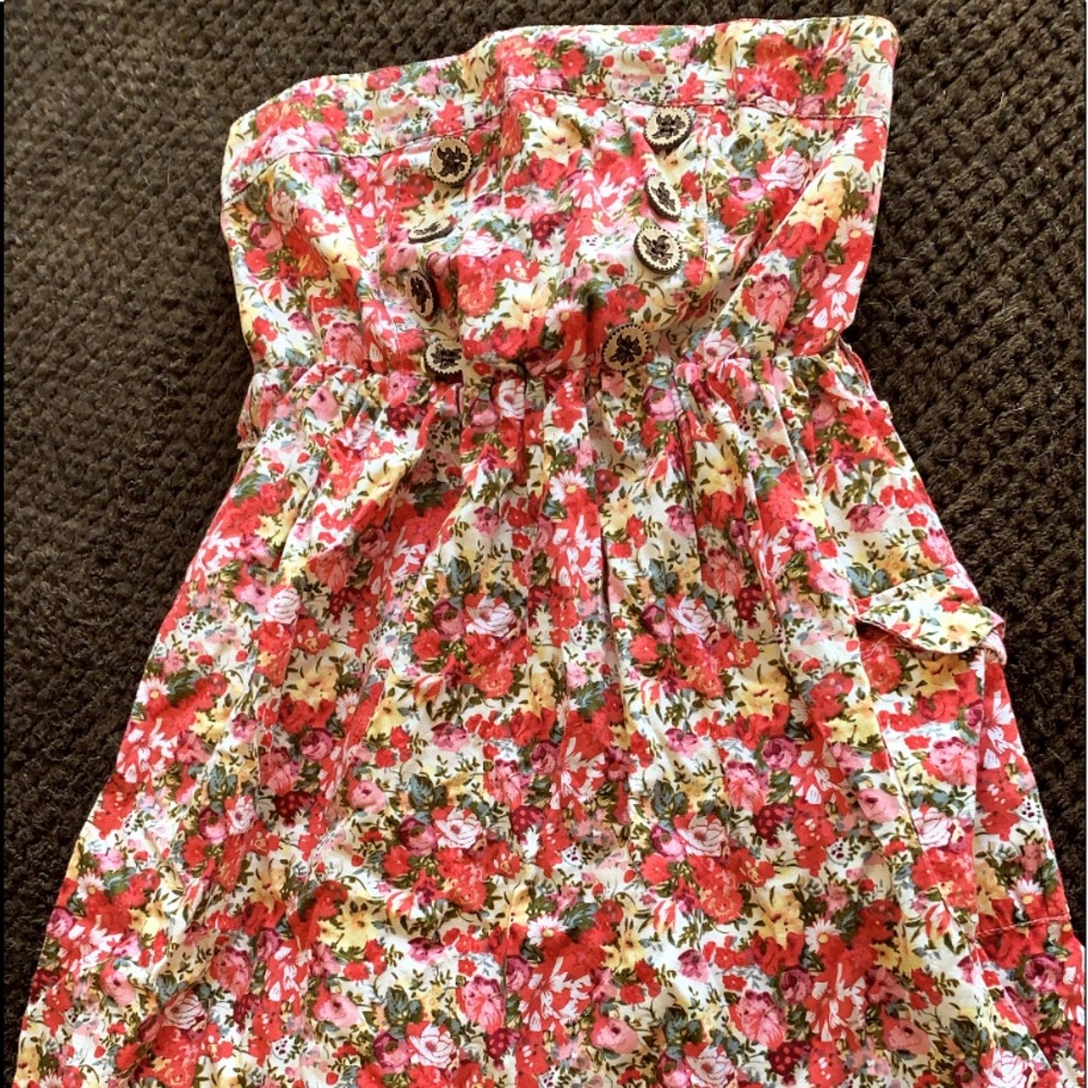 🔥 Size Small Strapless Floral Print Dress!